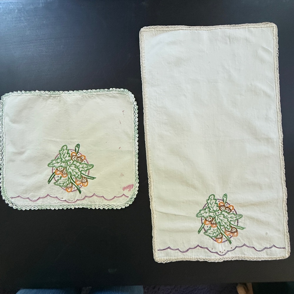 Vintage Hand Embroidered Acorn Oak Leaf‎ Linens Table Runner Napkin Set Cream